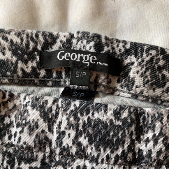 Snake print pants - Picture 3 of 3